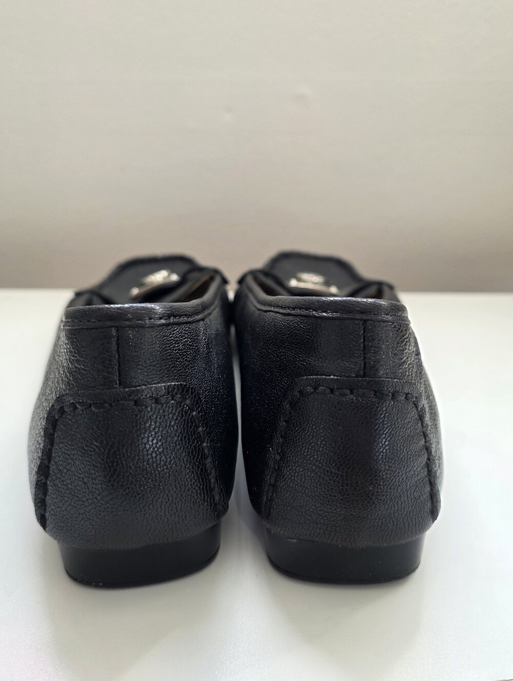 Michael Kors Hamilton leather Loafers black Leather With Silver Lock Size 8.5 - Picture 5 of 7